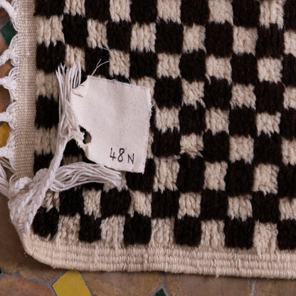 Handwoven Taznakht Moroccan Rug – Black & Beige Checkerboard Wool Blend Carpet – 70% Wool, 30% Cotton – Authentic Berber Rug for Modern & Boho Homes ; 10,66 ft / 6,40 ft