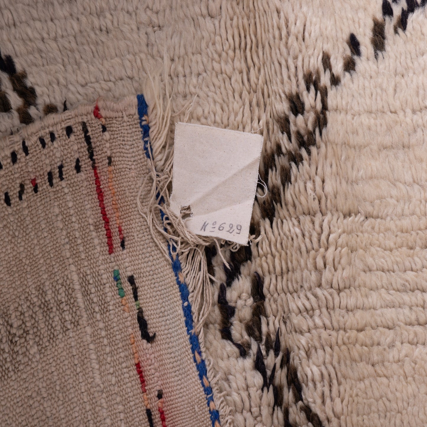 Nomadic Bloom” – Vintage Azilal Rug with Abstract Floral Motifs