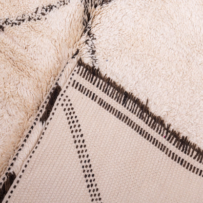 Vintage Beni Ourain Moroccan Rug | Handwoven Wool Berber Carpet | Timeless Diamond Motif ; 9,84 ft / 6,23 ft