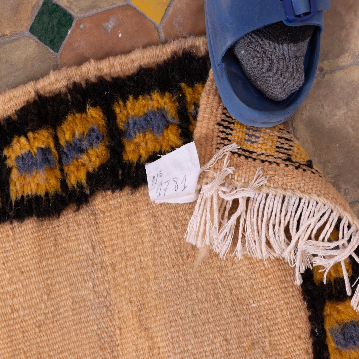 Handwoven Moroccan Akhnif Rug – Bold Geometric Patchwork Design ; 8,04 ft / 4,43 ft