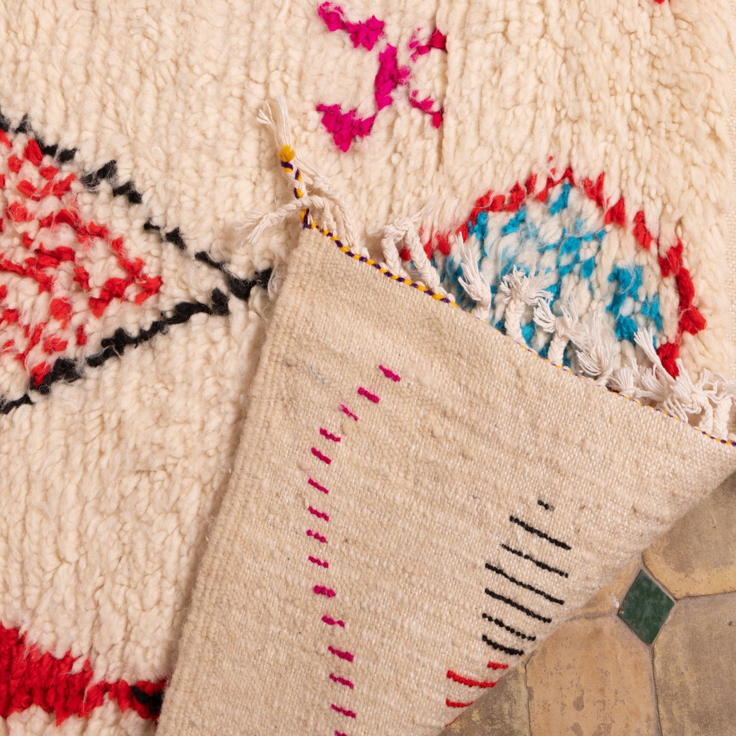 Small Azilal Rug - Vibrant Red & Blue Diamond Berber Design - Moroccan Handwoven Wool & Cotton Carpet