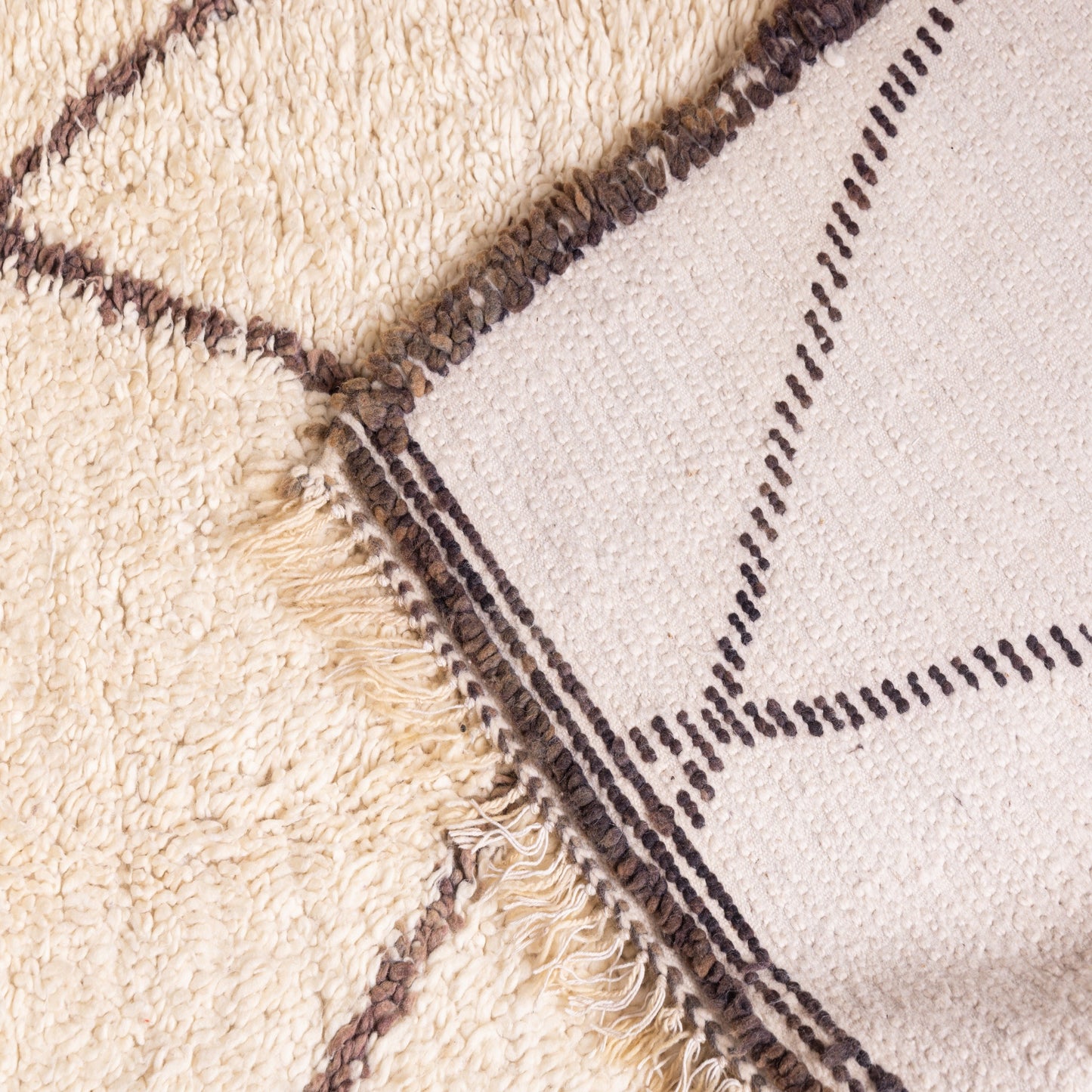 Vintage Moroccan Beni Ourain Runner Rug | Handmade Wool Hallway Carpet ;  10,50 ft / 3,94ft