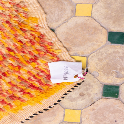 Handwoven Taznakht Moroccan Rug – Golden Yellow Wool Blend Berber Carpet – 70% Wool, 30% Cotton – Unique Bohemian & Vintage-Inspired Rug ; 7,22 ft / 3,94 ft