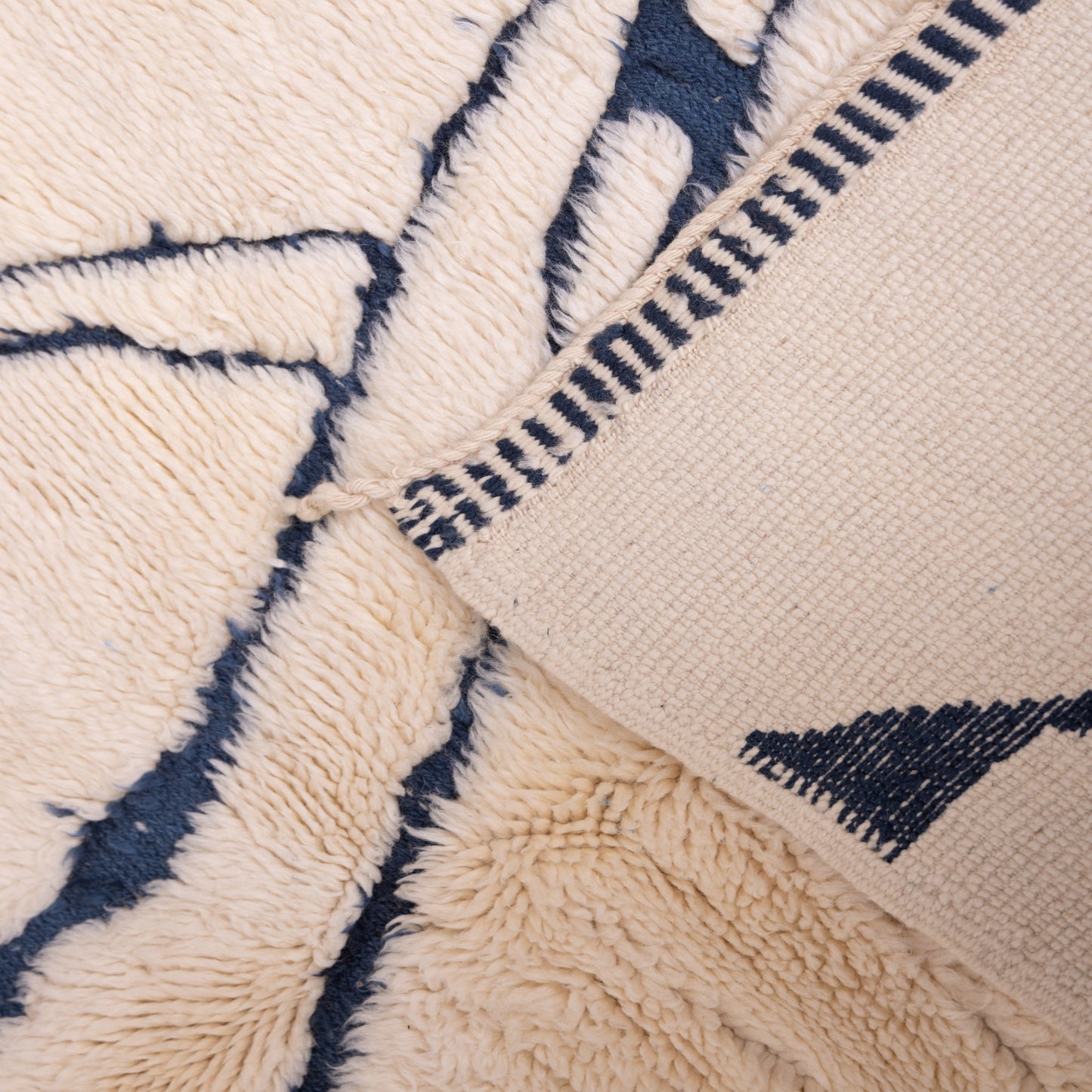 Handwoven Moroccan Wool Rug – Abstract Blue Line Art on Cream Background