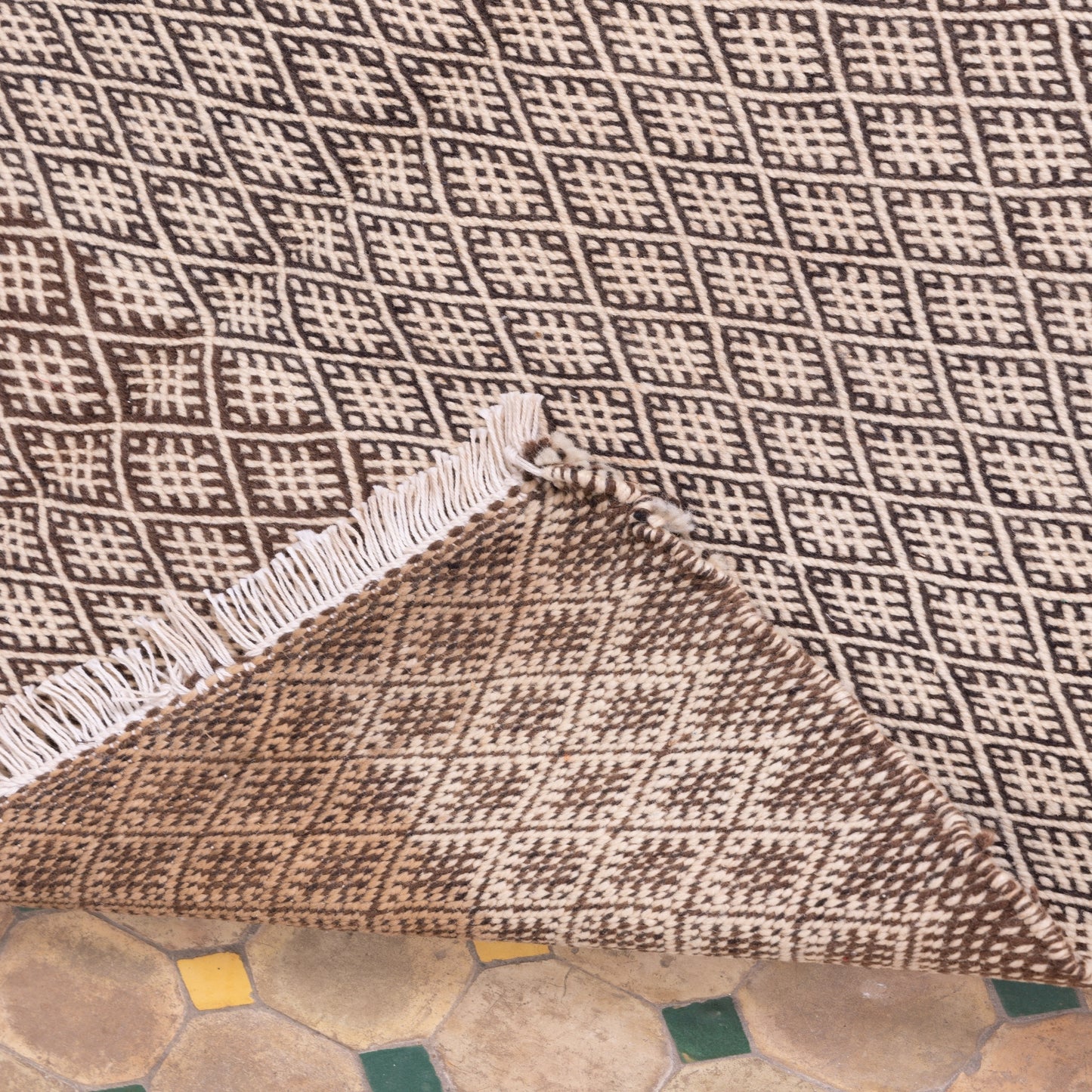 Handwoven Moroccan Akhnif Rug – Geometric Berber Diamond Weave ; 5,25 ft / 3,44 ft