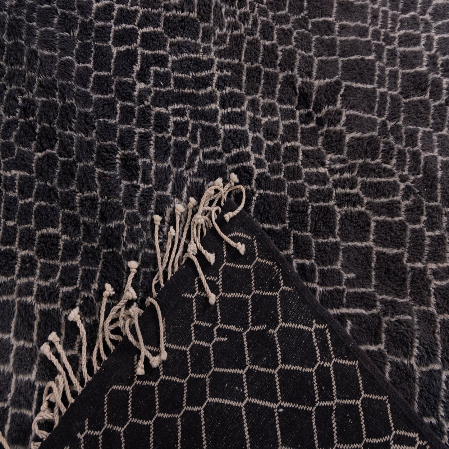 Handwoven Moroccan Mrirt Rug – Luxurious High-Pile Wool Berber Carpet in Black & White Geometric Design
