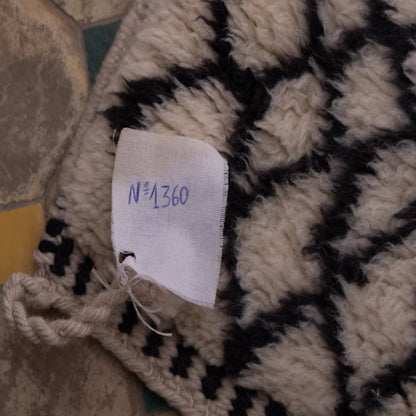 Handmade Mrirt Rug – 100% Wool Moroccan Berber Carpet – Cream & Black Honeycomb Geometric Wool Rug – Luxury Modern & Boho Home Decor