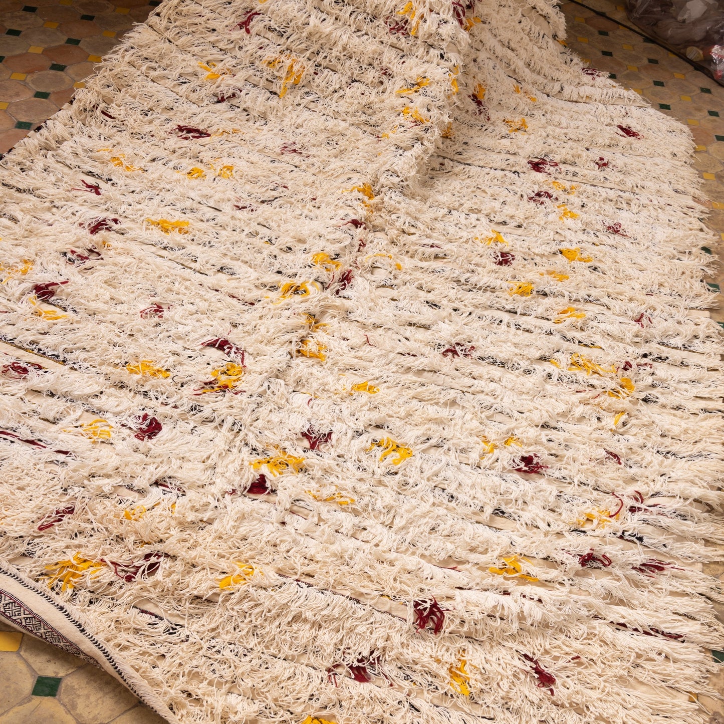 Handwoven Vintage Moroccan Handira Rug | Traditional Berber Wool Blanket | Neutral Striped Bohemian Rug | Unique Moroccan Wedding Blanket ; 8,86 ft / 5,25 ft