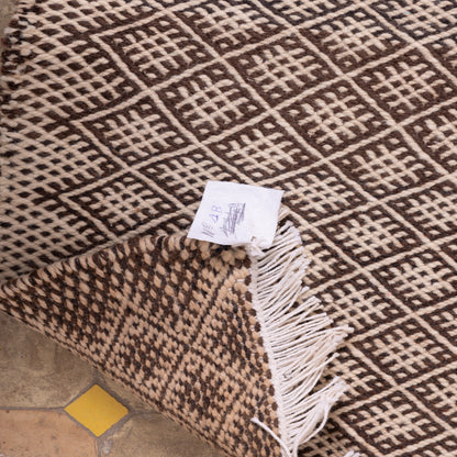 Handwoven Moroccan Akhnif Rug – Geometric Berber Diamond Weave ; 5,25 ft / 3,44 ft