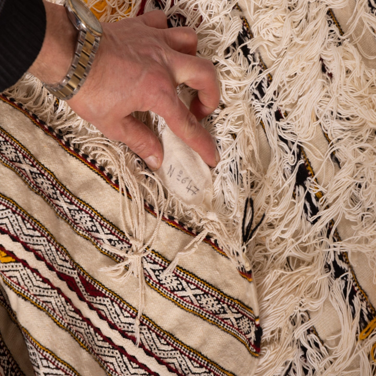 Handwoven Vintage Moroccan Handira Rug | Traditional Berber Wool Blanket | Neutral Striped Bohemian Rug | Unique Moroccan Wedding Blanket ; 8,86 ft / 5,25 ft