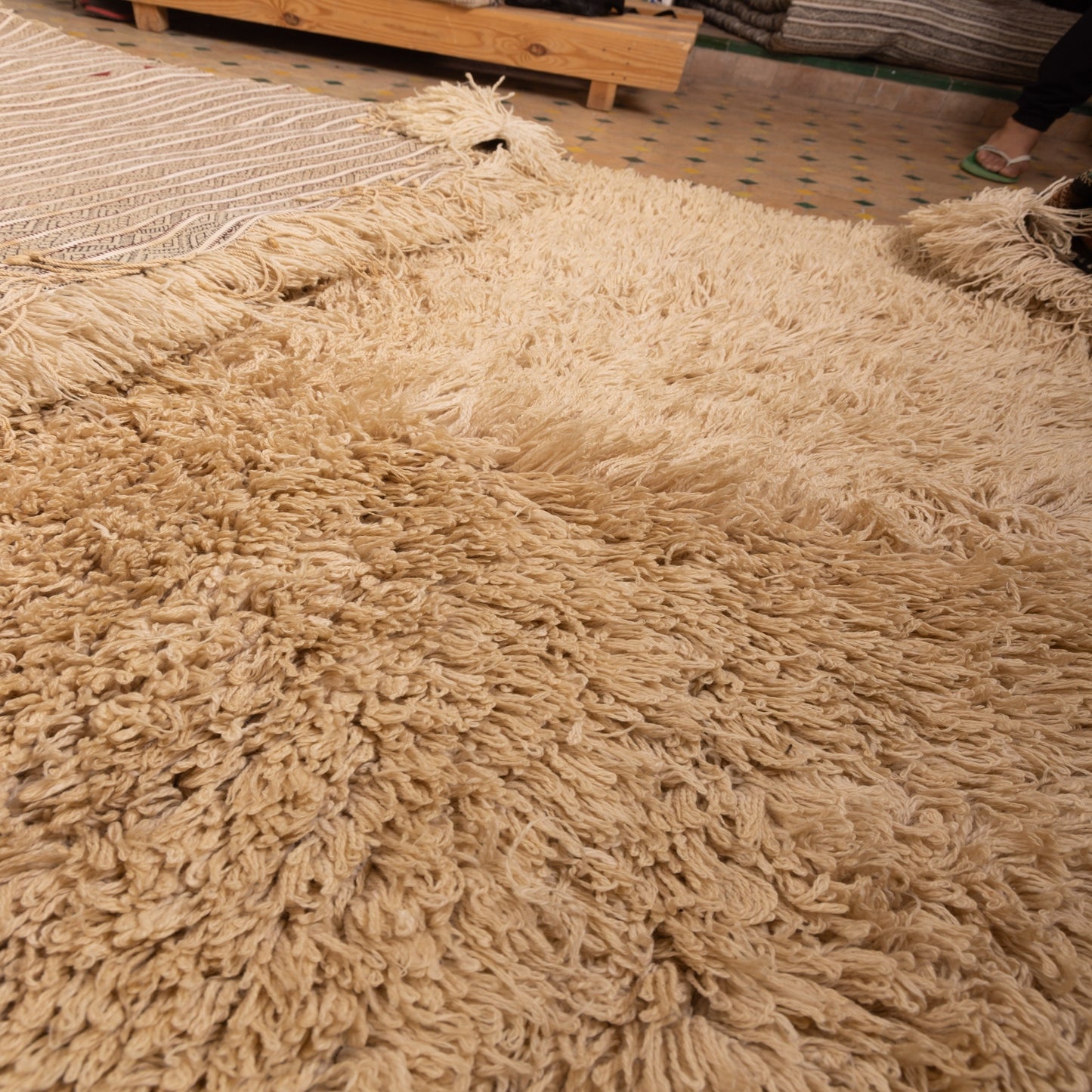 Authentic Vintage Moroccan Handira Rug | Beige Berber Striped Wool Blanket | Handwoven Bohemian Textile ;  10,99 ft / 6,23 ft