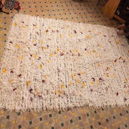 Handwoven Vintage Moroccan Handira Rug | Traditional Berber Wool Blanket | Neutral Striped Bohemian Rug | Unique Moroccan Wedding Blanket ; 8,86 ft / 5,25 ft