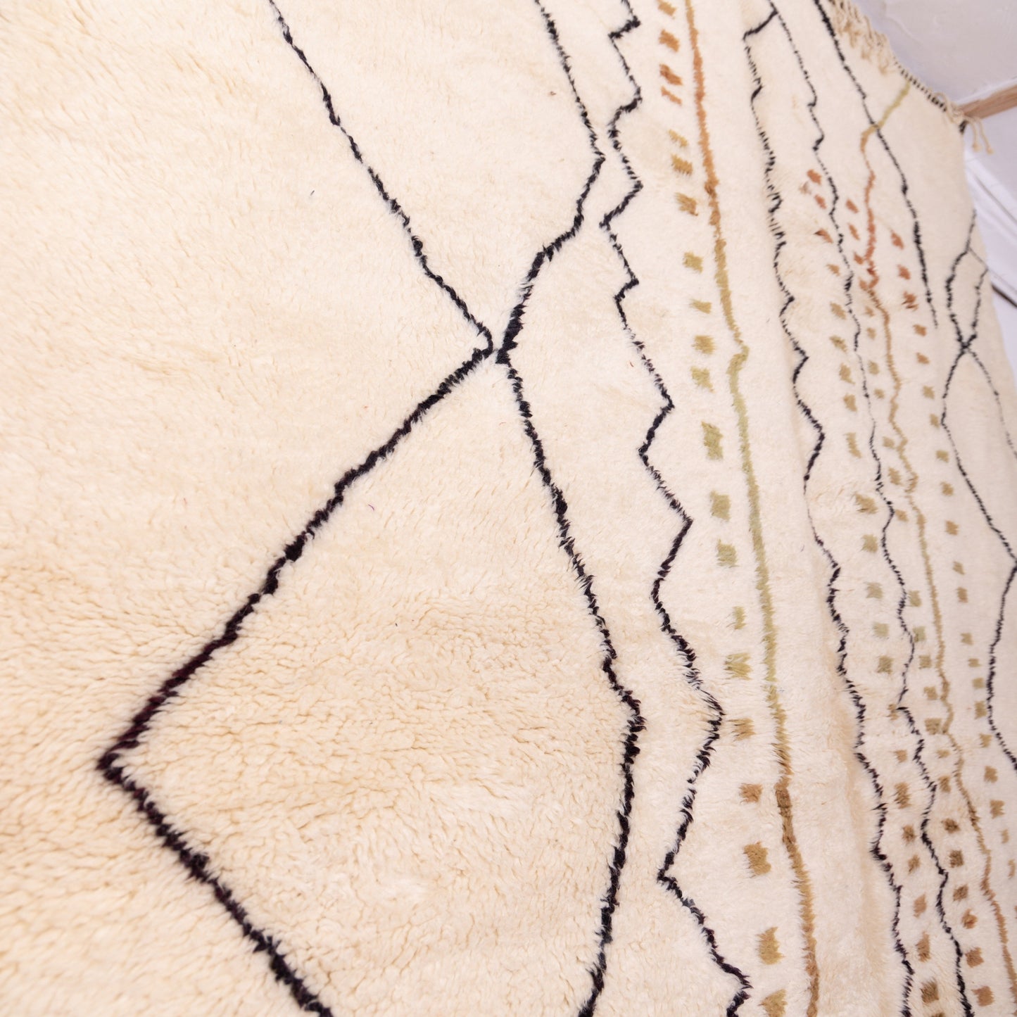 Handmade Mrirt Rug – 100% Wool Moroccan Berber Carpet – Cream & Black Tribal Geometric Wool Rug – Luxury Boho & Minimalist Home Decor